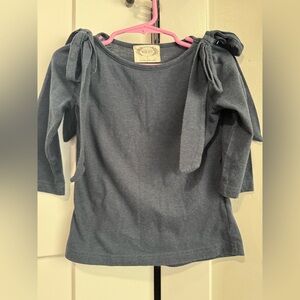 Joyfolie blouse with bows on shoulders